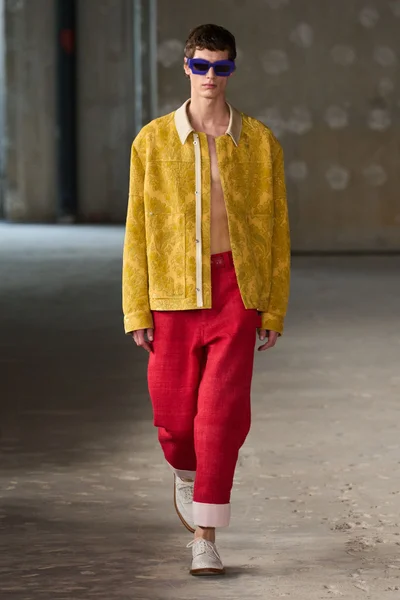 Look 49